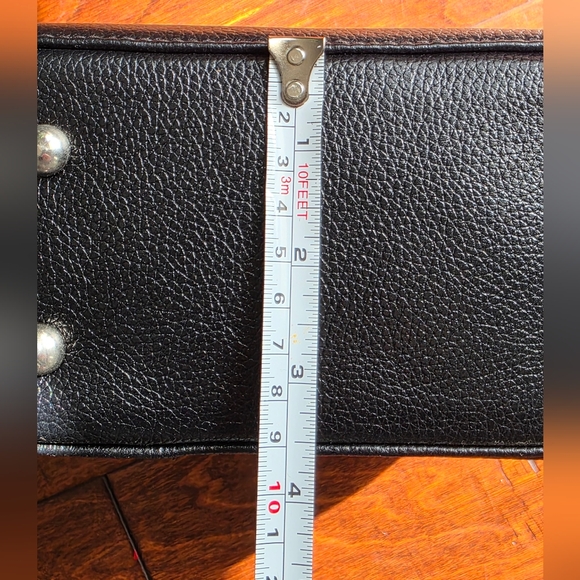 Elegant Black Crossbody Bag - Picture 14 of 14